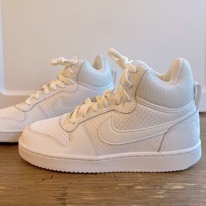 Nike Court Borough Mid